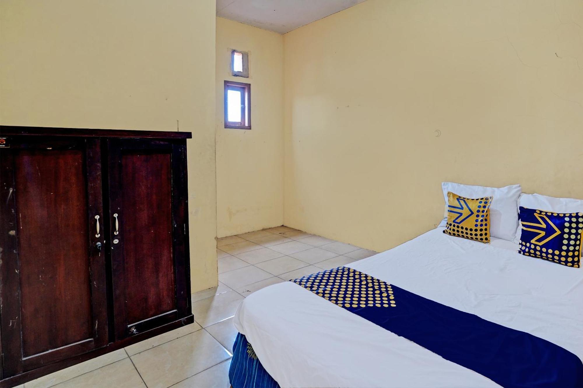 Spot On 92730 Lili Kost Syariahnearketapang Royal City Banyuwangi  Exterior photo