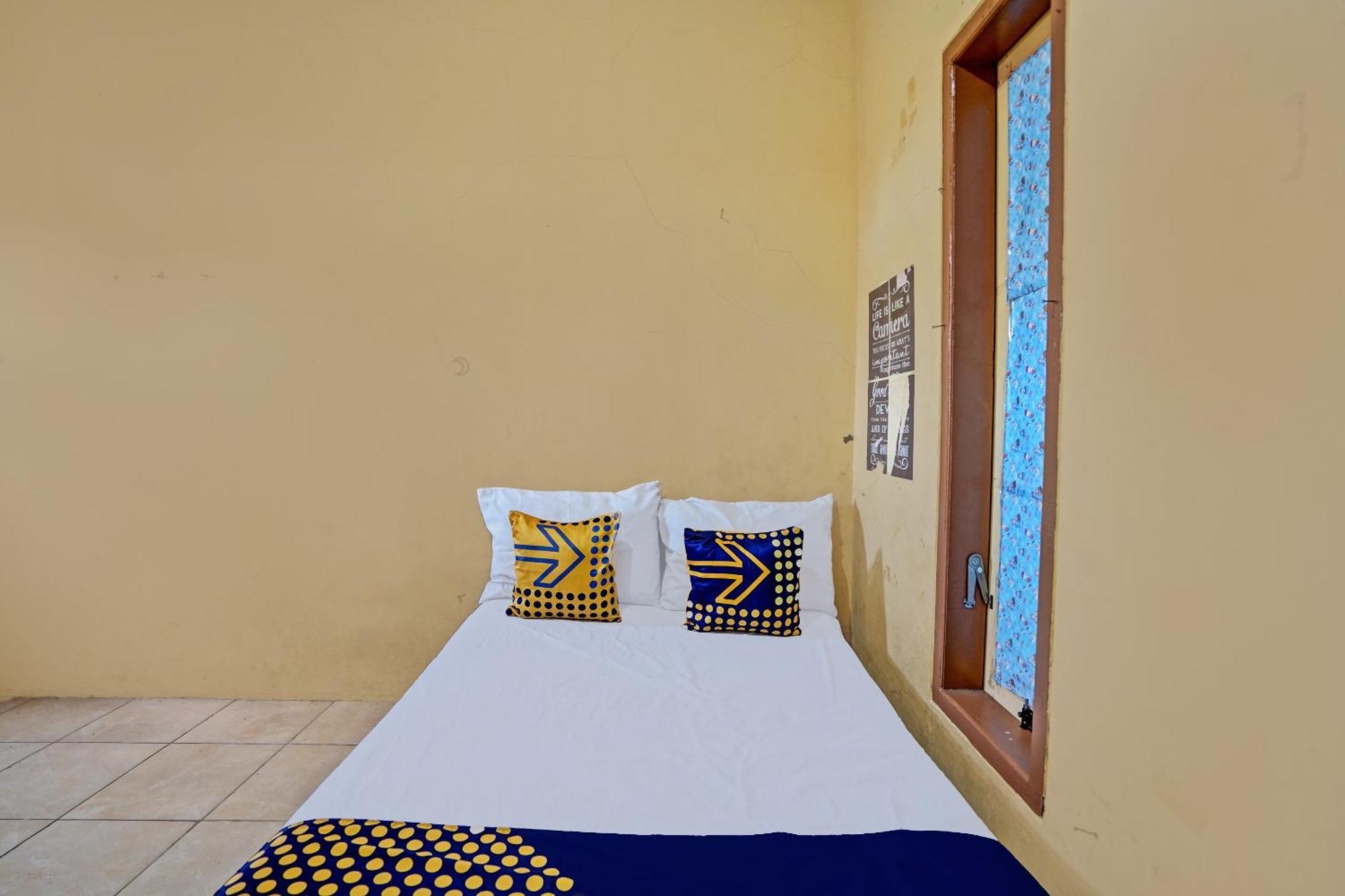 Spot On 92730 Lili Kost Syariahnearketapang Royal City Banyuwangi  Exterior photo
