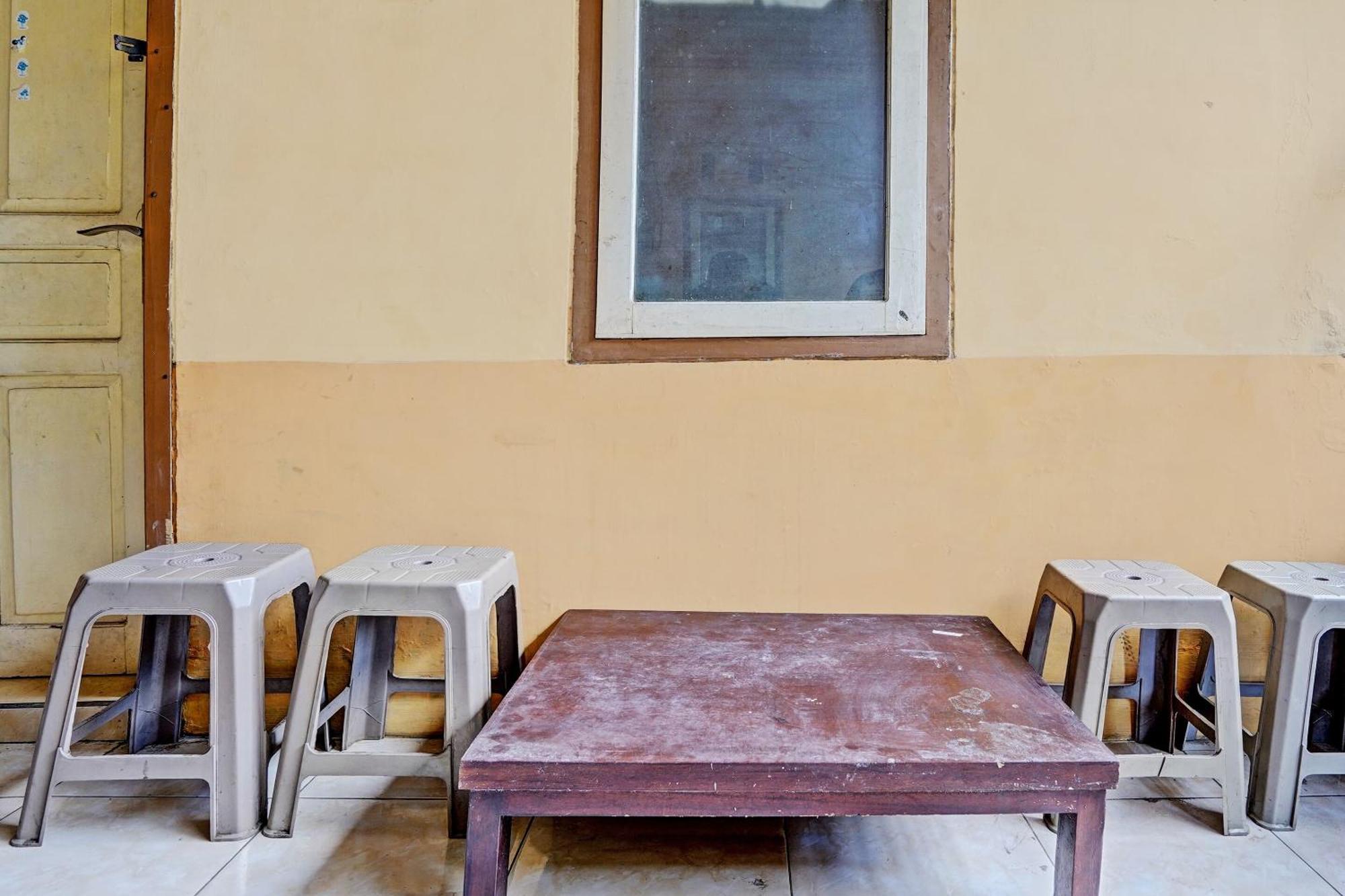 Spot On 92730 Lili Kost Syariahnearketapang Royal City Banyuwangi  Exterior photo