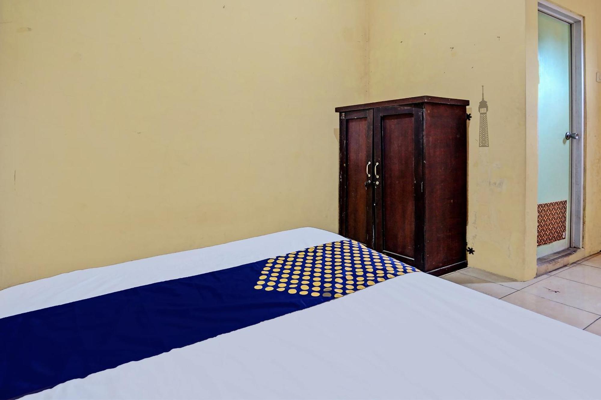 Spot On 92730 Lili Kost Syariahnearketapang Royal City Banyuwangi  Exterior photo